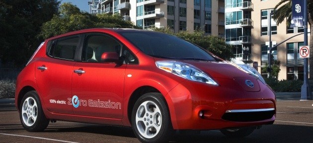 2011 Nissan Leaf “sells out” in two hours